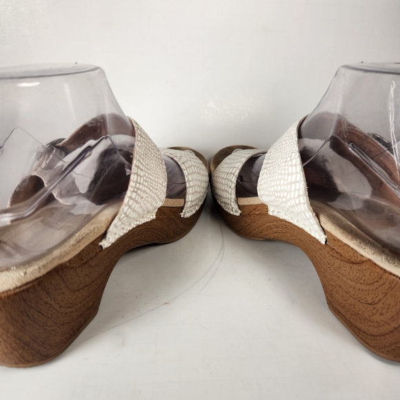 DANSKO Women's Sophie Sandal 39 / 8 White Snake Print Leather Open Toe Shoe - Picture 14 of 14